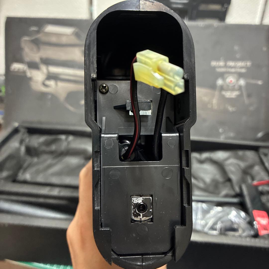 P-90 東京マルイ No84 18歳以上スタンダード電動ガン　バッテリー付