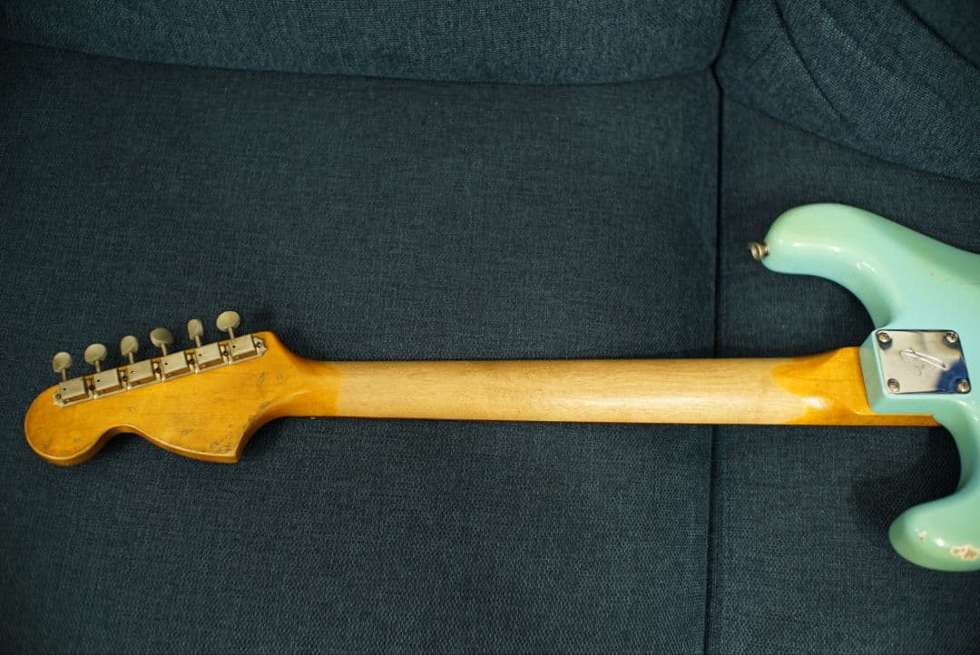 MJTボディ+FenderライセンスAllPartsネックコンポーネントストラト