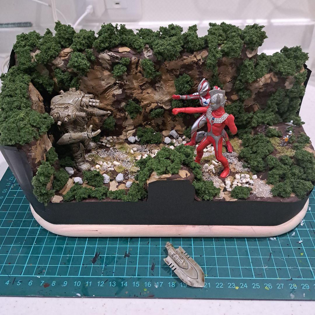 ジオラマ ウルトラマンメビウス・セブン 対 インペライザー