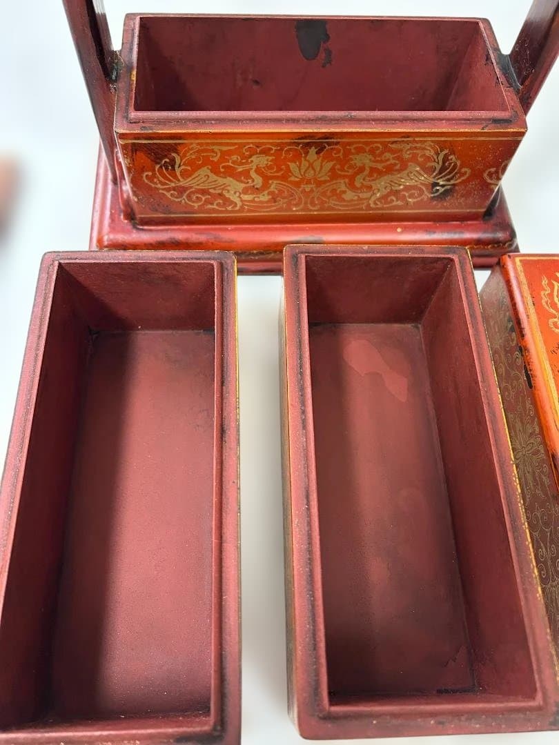 希少品　李朝家具　赤色 木製 重箱 金色模様　インテリア　小物入れ