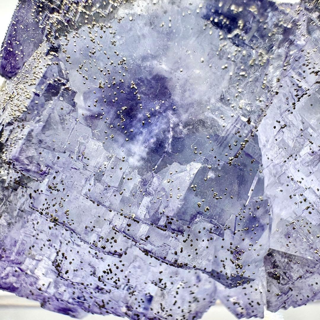 566 中国　ヤオガンシャン産　フローライト&パイライト