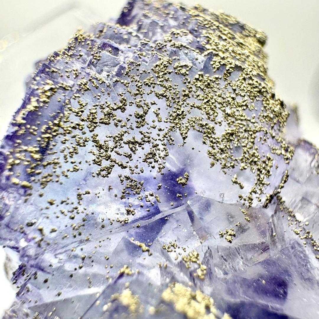 566 中国　ヤオガンシャン産　フローライト&パイライト