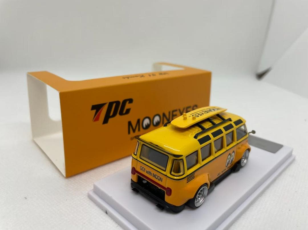 ミニカー 4R-778 TPC 1/64 VW T1 Kombi MOONEYES
