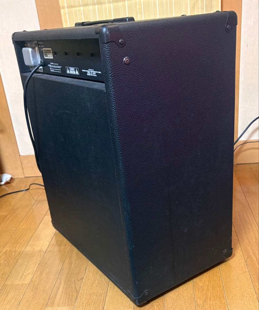 Fender BXR 100Wベースアンプ