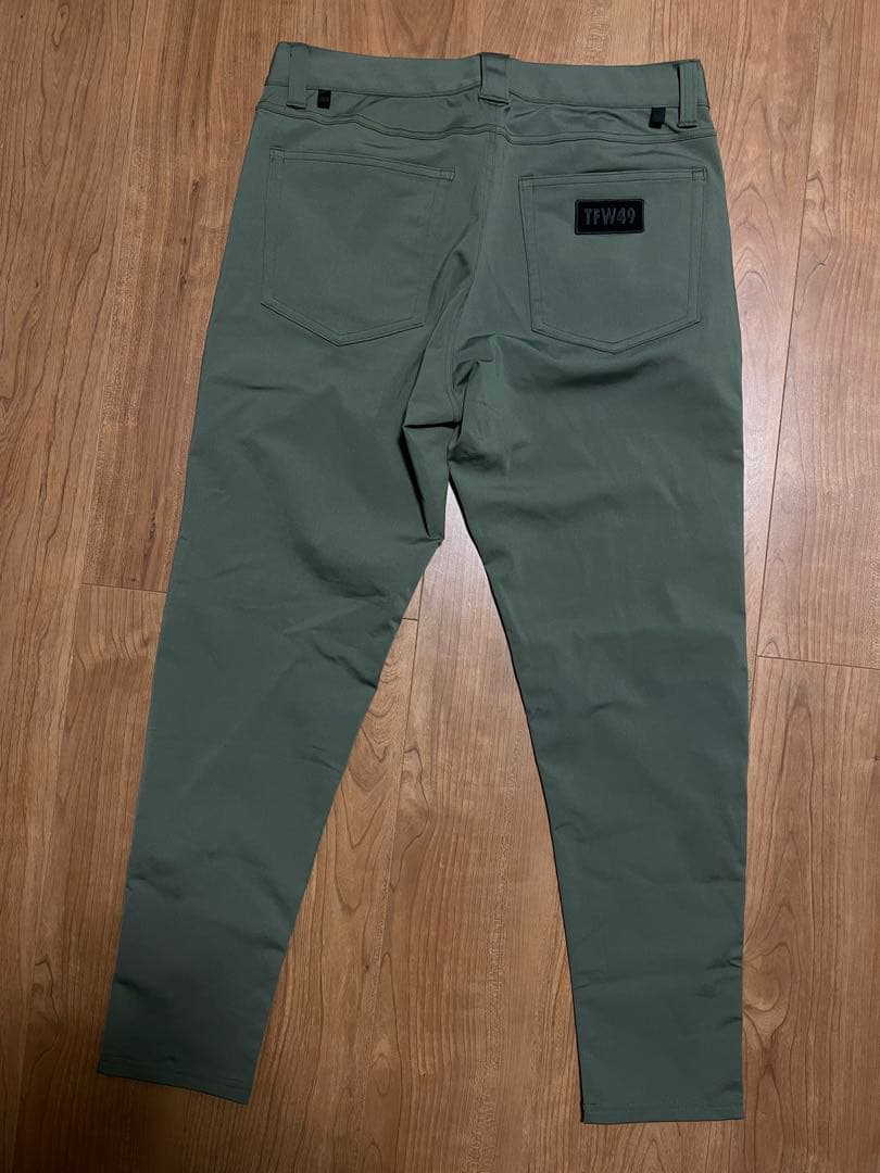 新品未使用タグ付き　TFW49 アンクルスリムパンツ　カーキ　M ゴルフ