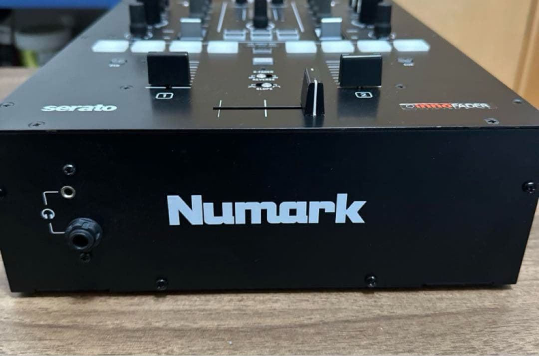 (★★値下げ中) Numark Scratch DJミキサー