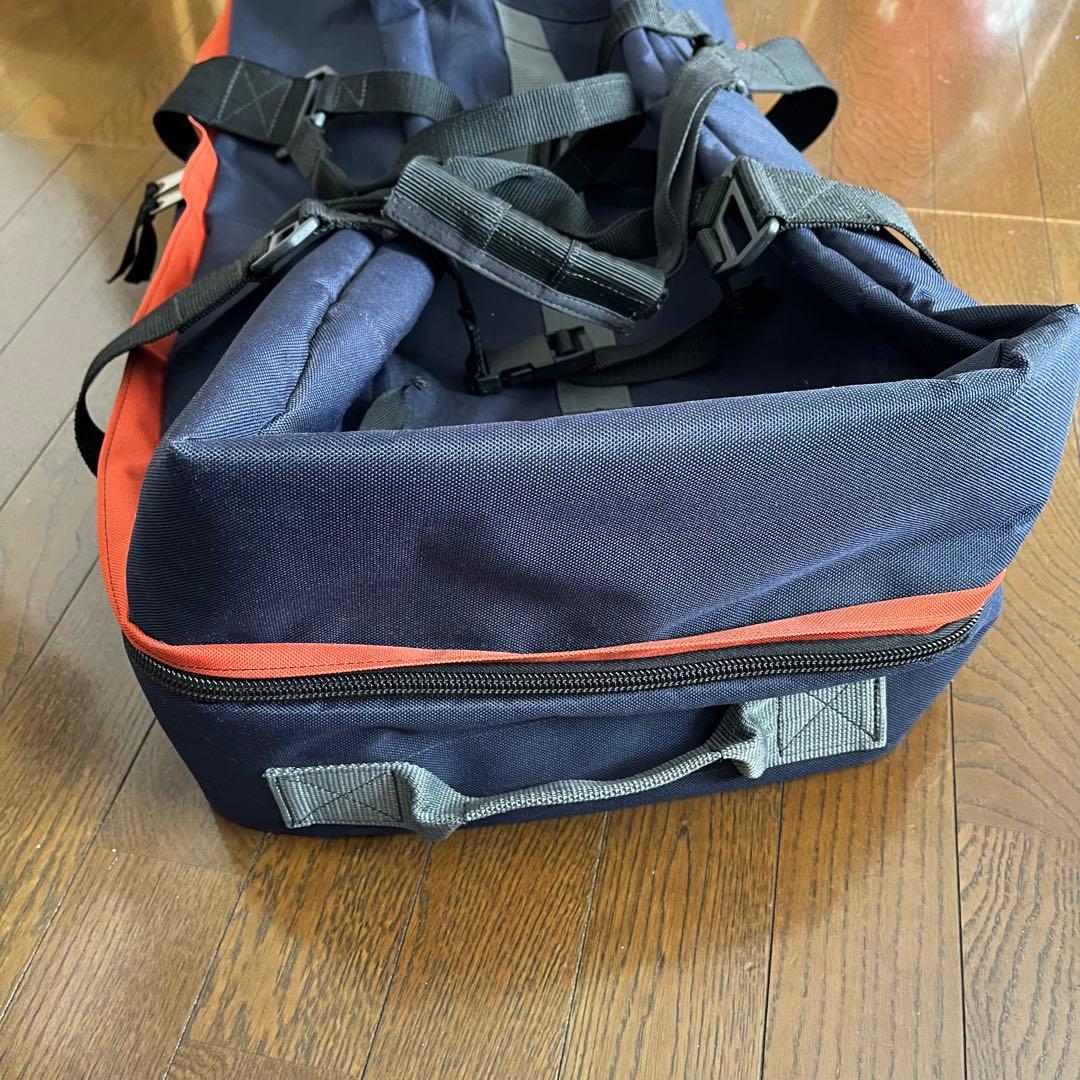 Burton＊大容量ダッフルバッグ ネイビーとオレンジ