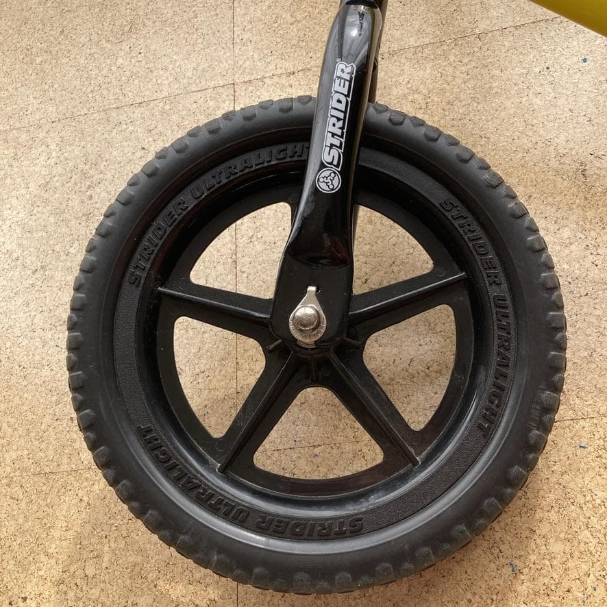 STRIDER sport スポーツ 12インチ 黄色 ストライダー