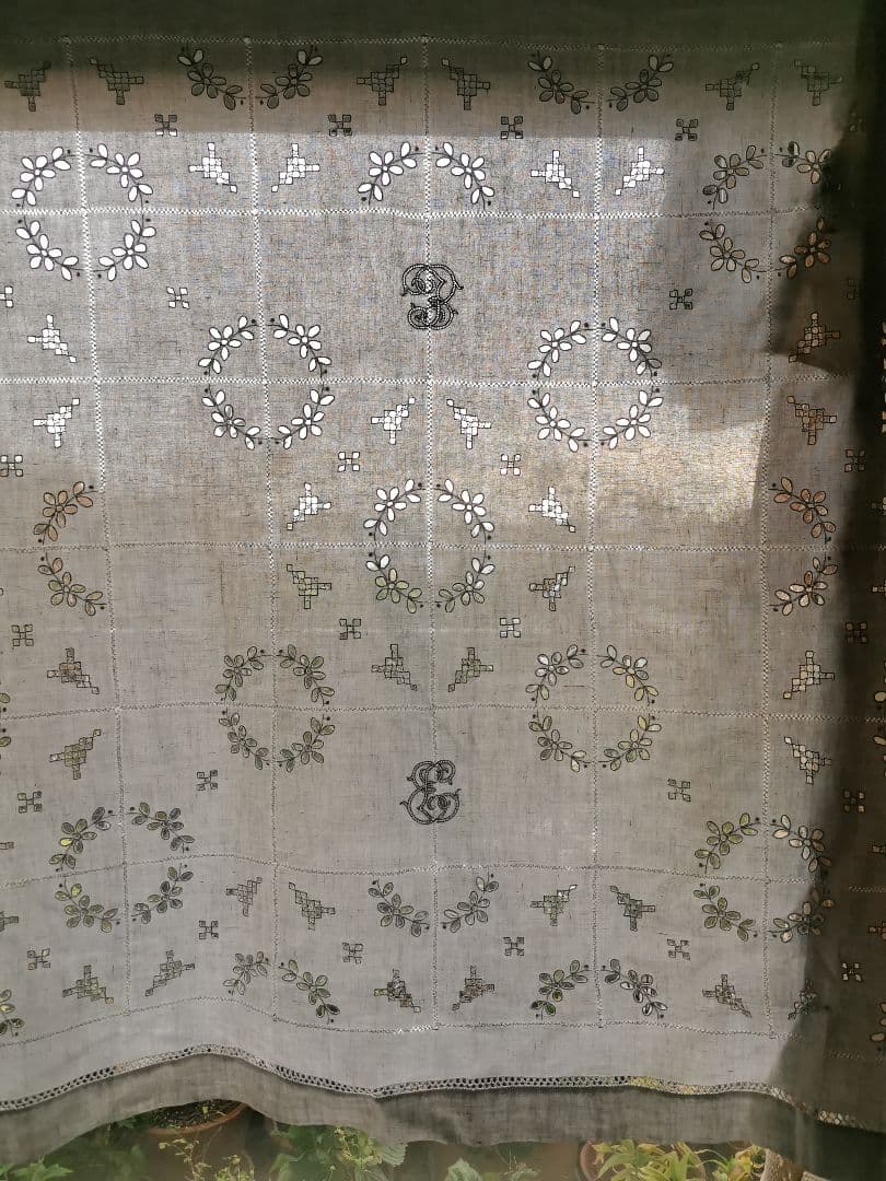 アンティークフランス アングレーズレース モノグラム刺繍＆カットワーク麻クロス