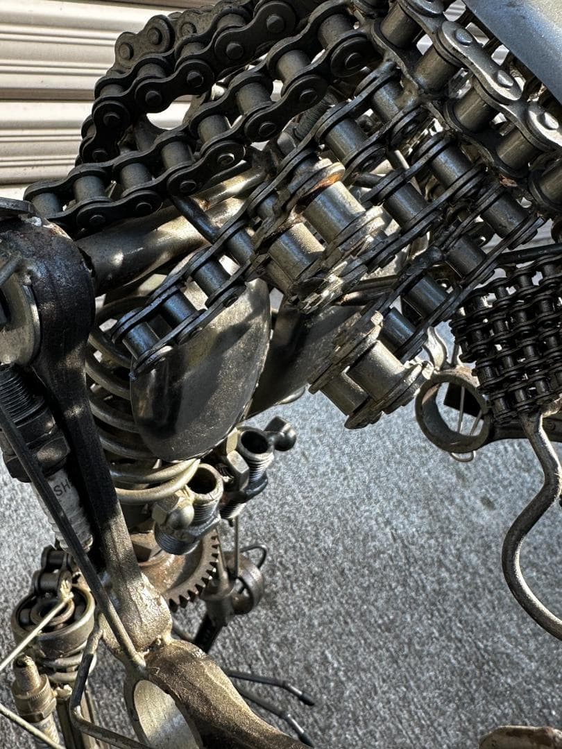 メタルアート　プレデターモチーフ　廃材アート