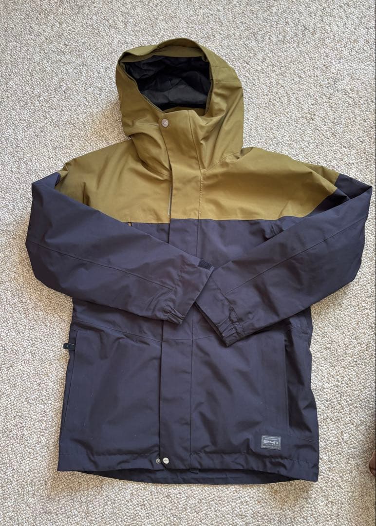 GOLDWIN 241 スノーボード　ウエア上　黒/オリーブ