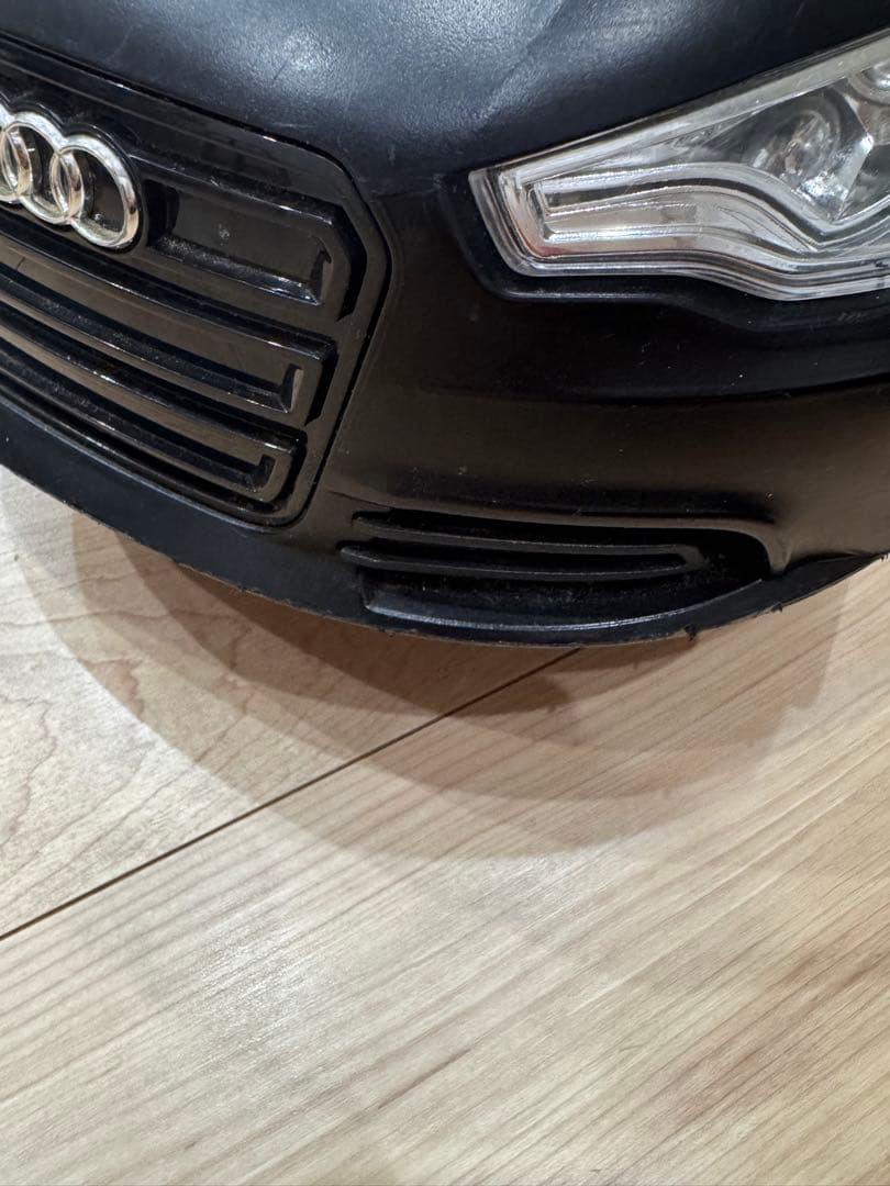 Audi TT 乗用玩具 スポーツカー　ジュニアクアトロ　おもちゃの乗り物