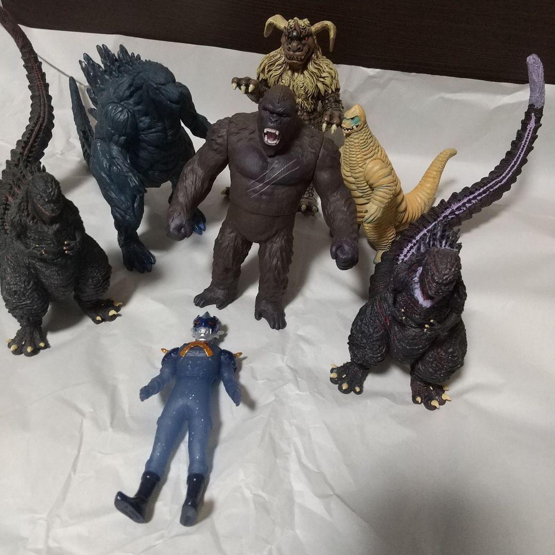 出品を待つフィギュア達