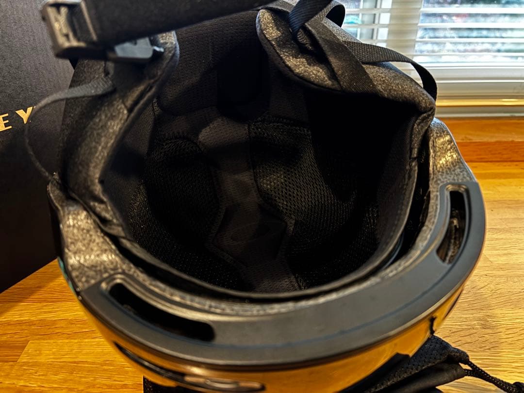 OAKLEY ブラック ヘルメット MOD1 Mサイズ