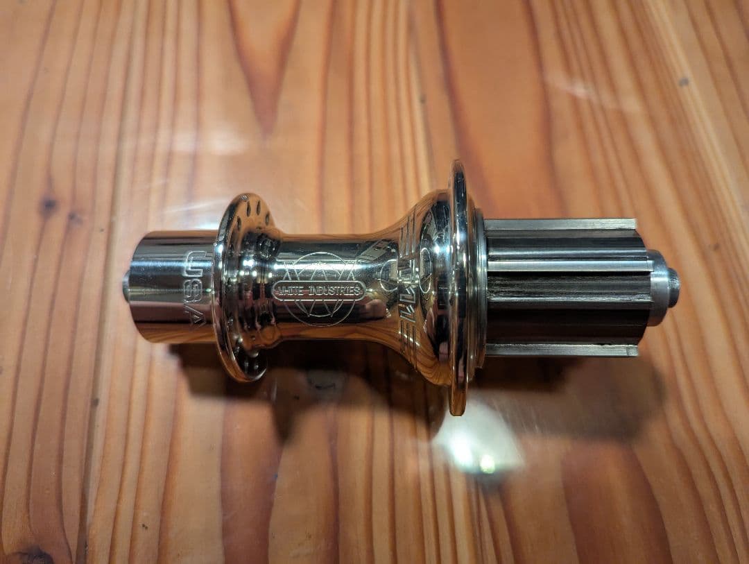 White Industries T11 ハブ　カンパフリー　32H　130mm