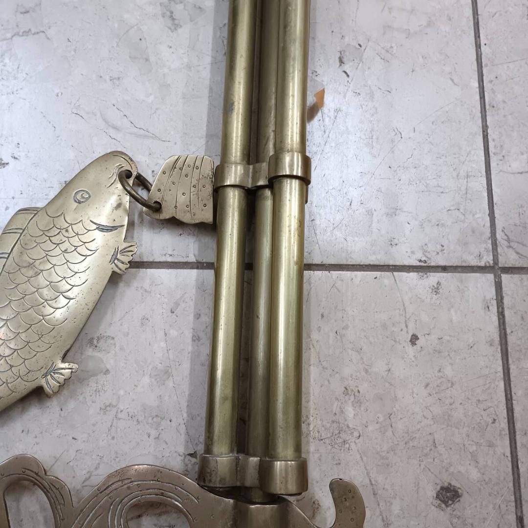 D512）真鍮製の自在鉤　松竹梅に鯉／囲炉裏道具　吊鈎