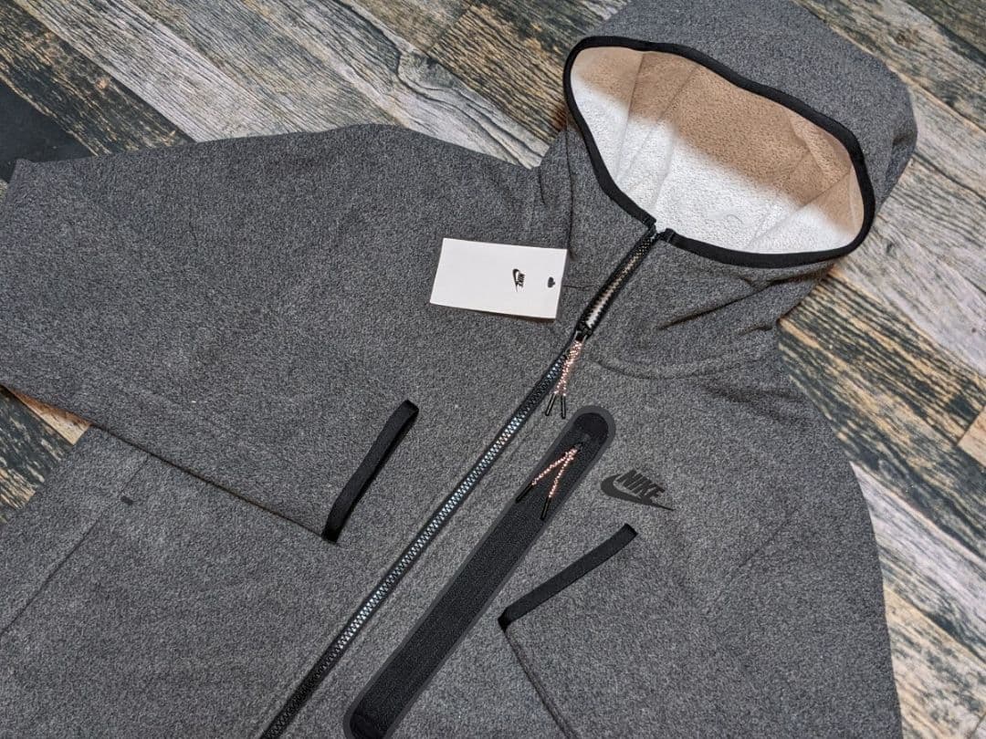 残少 S ナイキ テックフリース 上下セット　@3.4万 黒/濃灰/ダークグレー