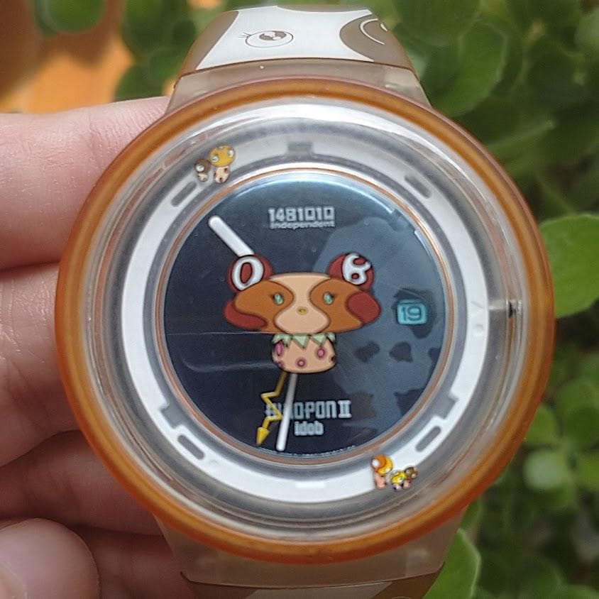 村上隆2000年頃のソーラー時計とぬいぐるみ　Takashi Murakami