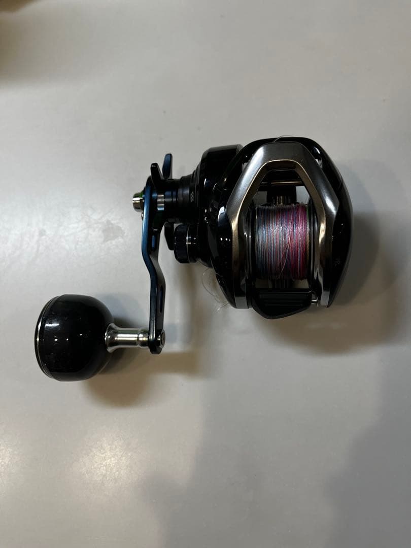 グラップラーベイトリール 黒 左巻き