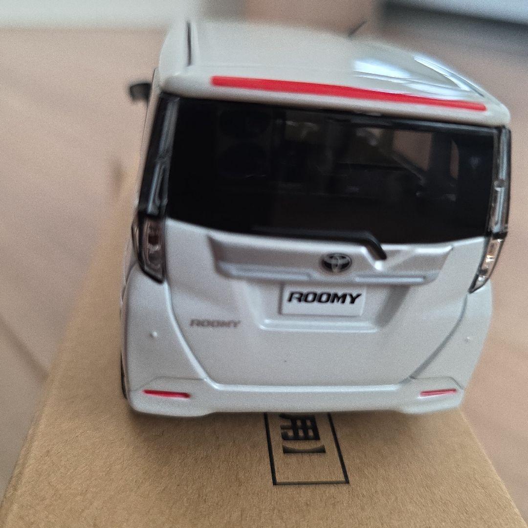 トヨタ ルーミー 1/30 カラーサンプル　希少