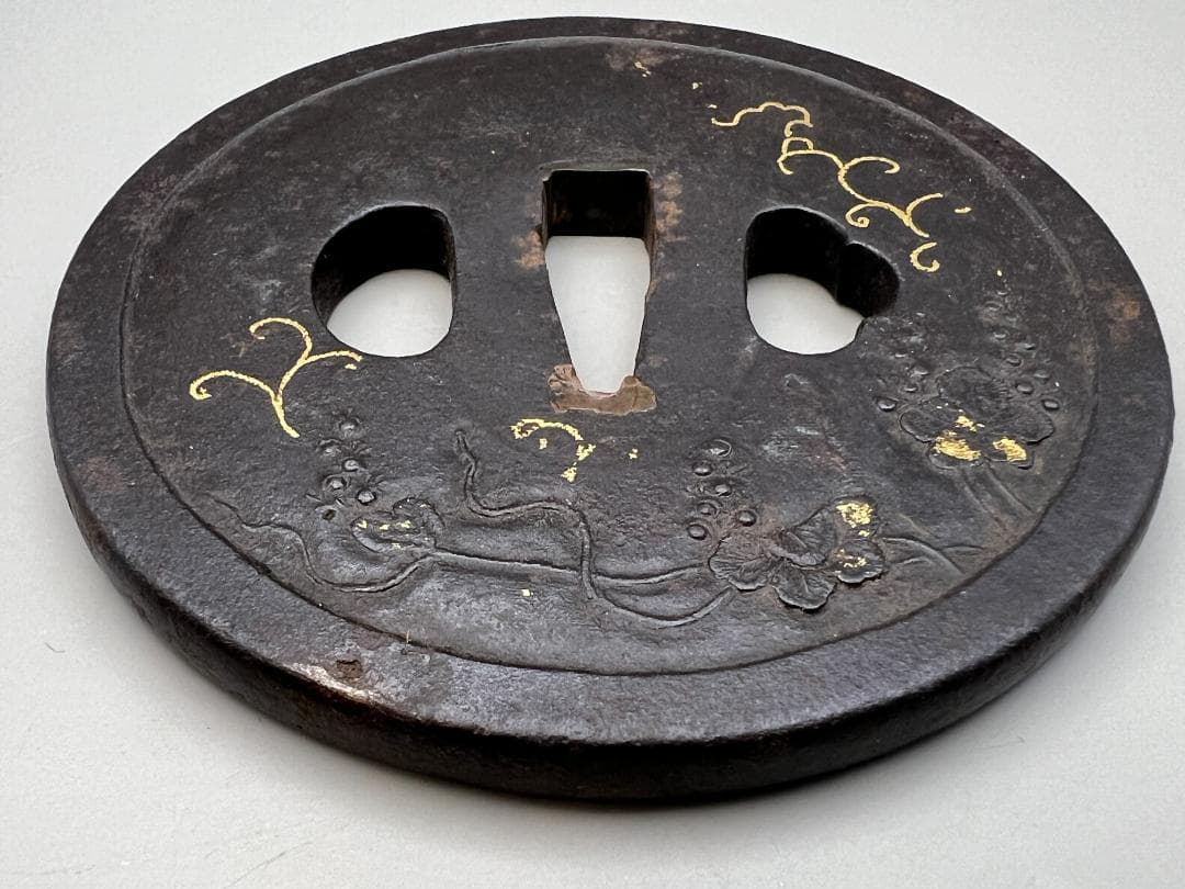 【海】江戸期　鍔　花弁金象嵌鉄鐔　鉄鍔　鐔　古刀匠　極上品　刀装具　箱付