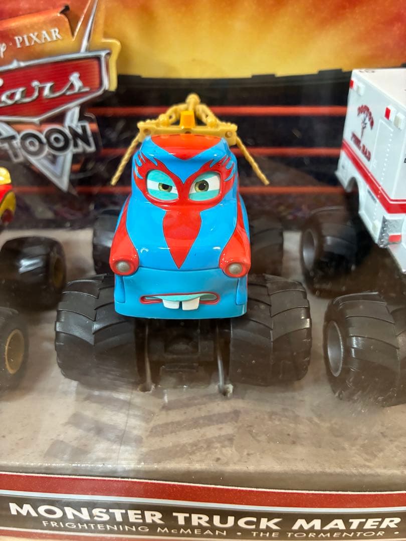 カーズ　Toon Monster Truck Mater 3-Pack