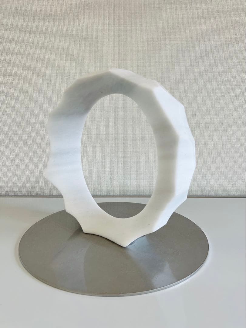 Kate Thomson(ケイト トムソン) 彫刻 : 大理石/片桐宏典