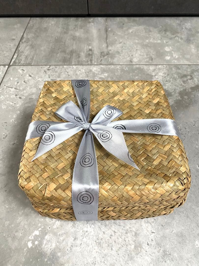 【完売品】大阪万博　UAEアラブ首長国連邦　デーツ32個入りバスケット