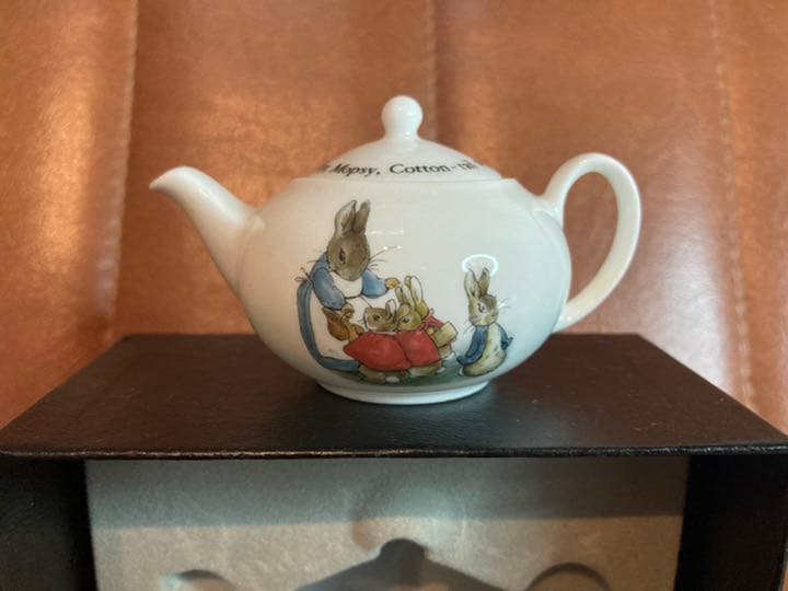 ウェッジウッド　ミニチュア　ピーターラビット　4箱セット　黒壷 