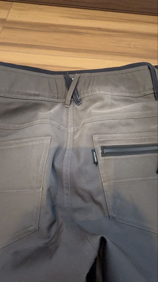 【値下げ‼️】HOLDEN スノーボードウェア S 上下セット