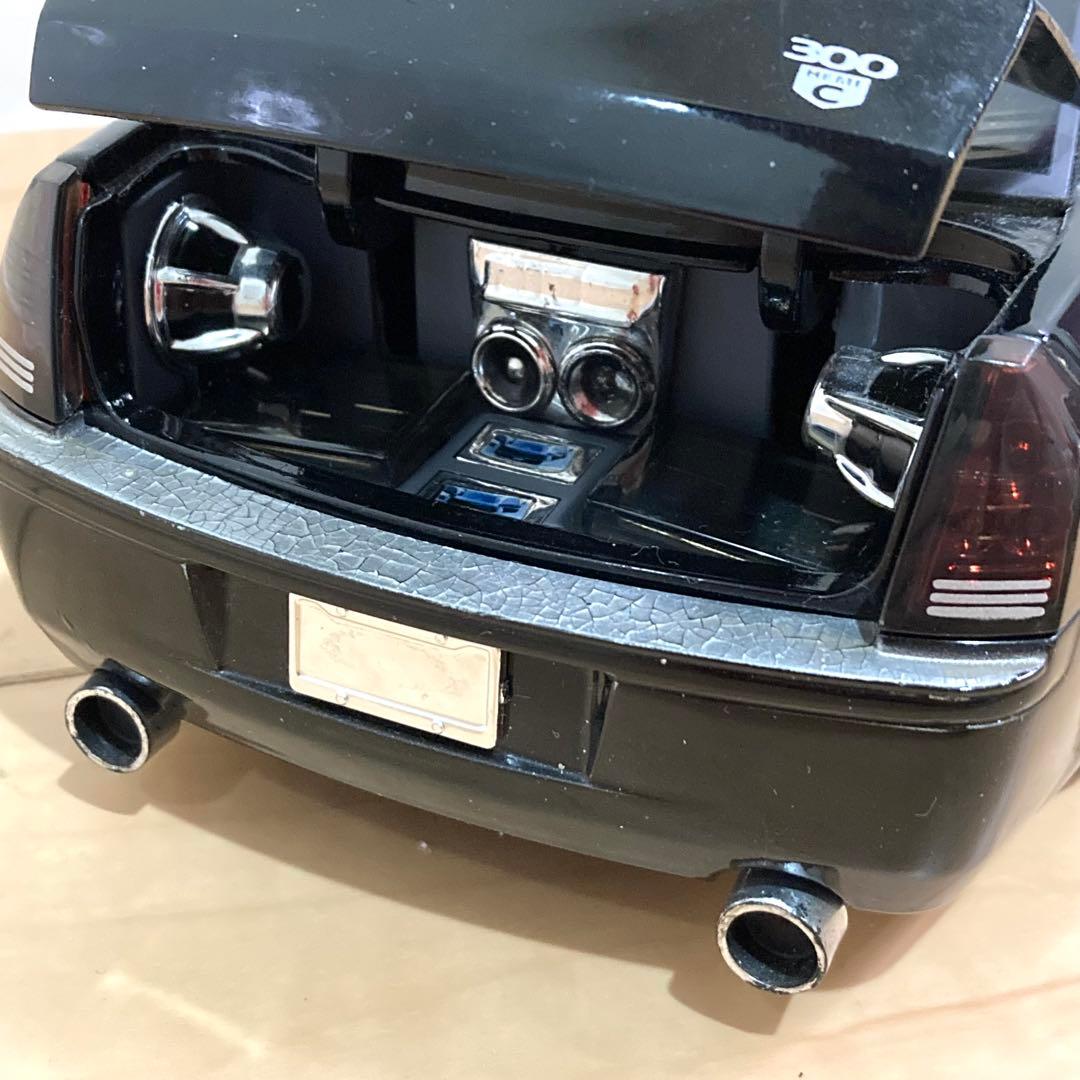 ミニカー JADA DUB CITY KUSTOM$ Chrysler 300C 1/18