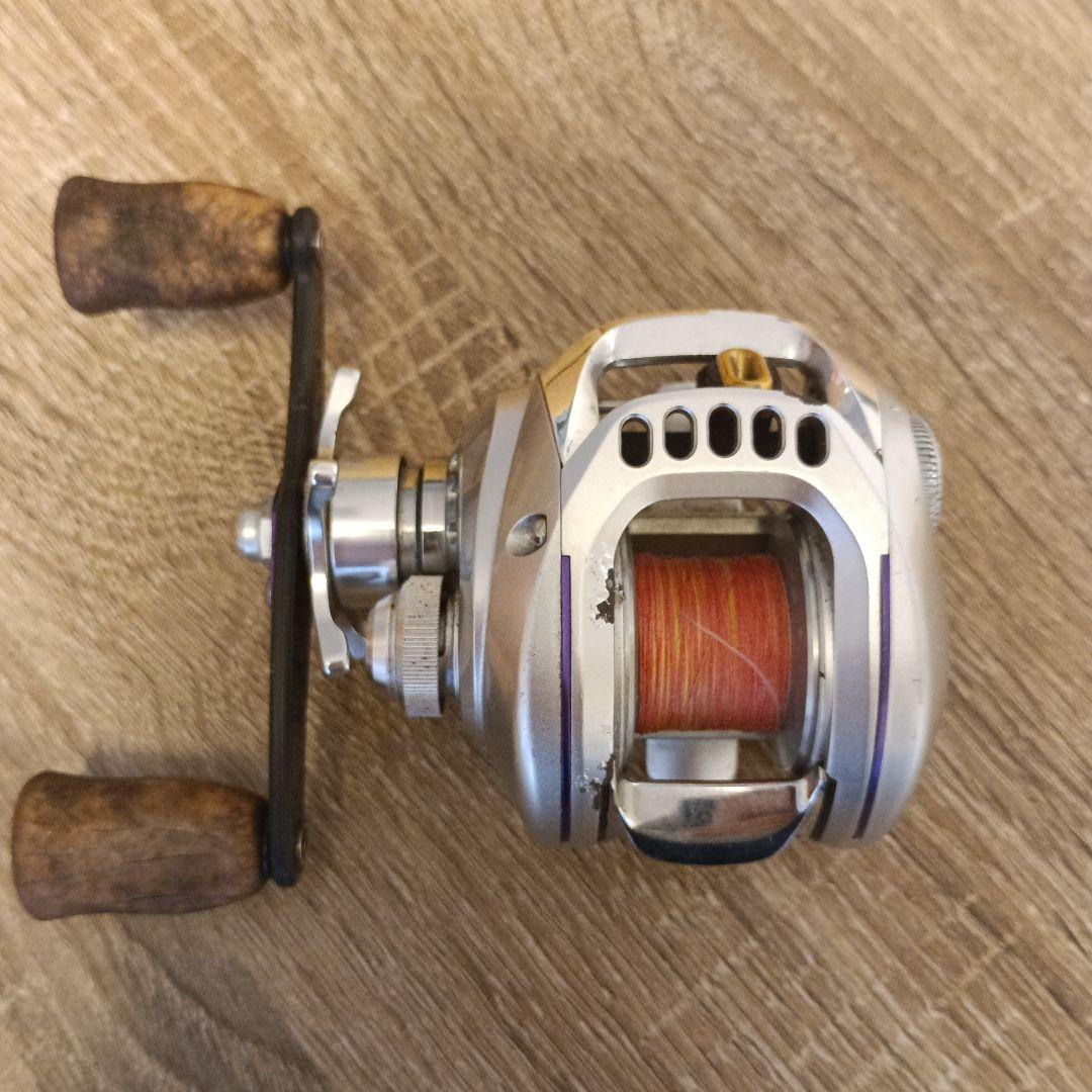 HLC ベイトリール シルバー