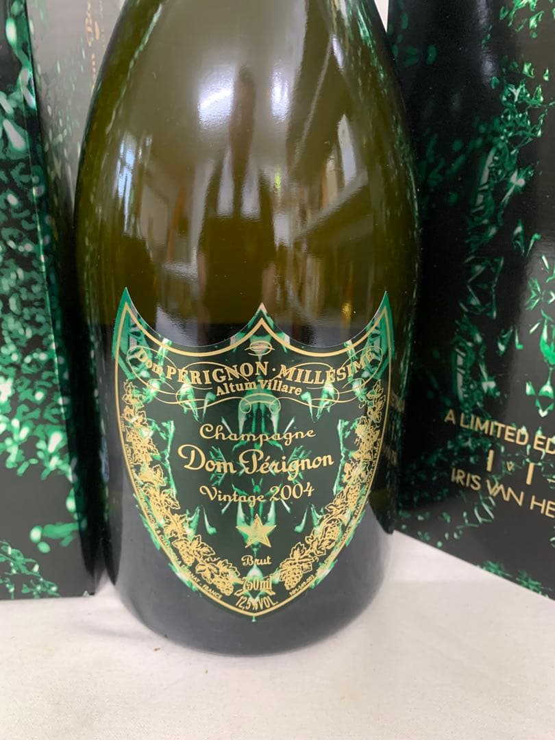 【限定品】ドンペリニヨン　リミテッドエディション　イリスヴァンヘルペン2004