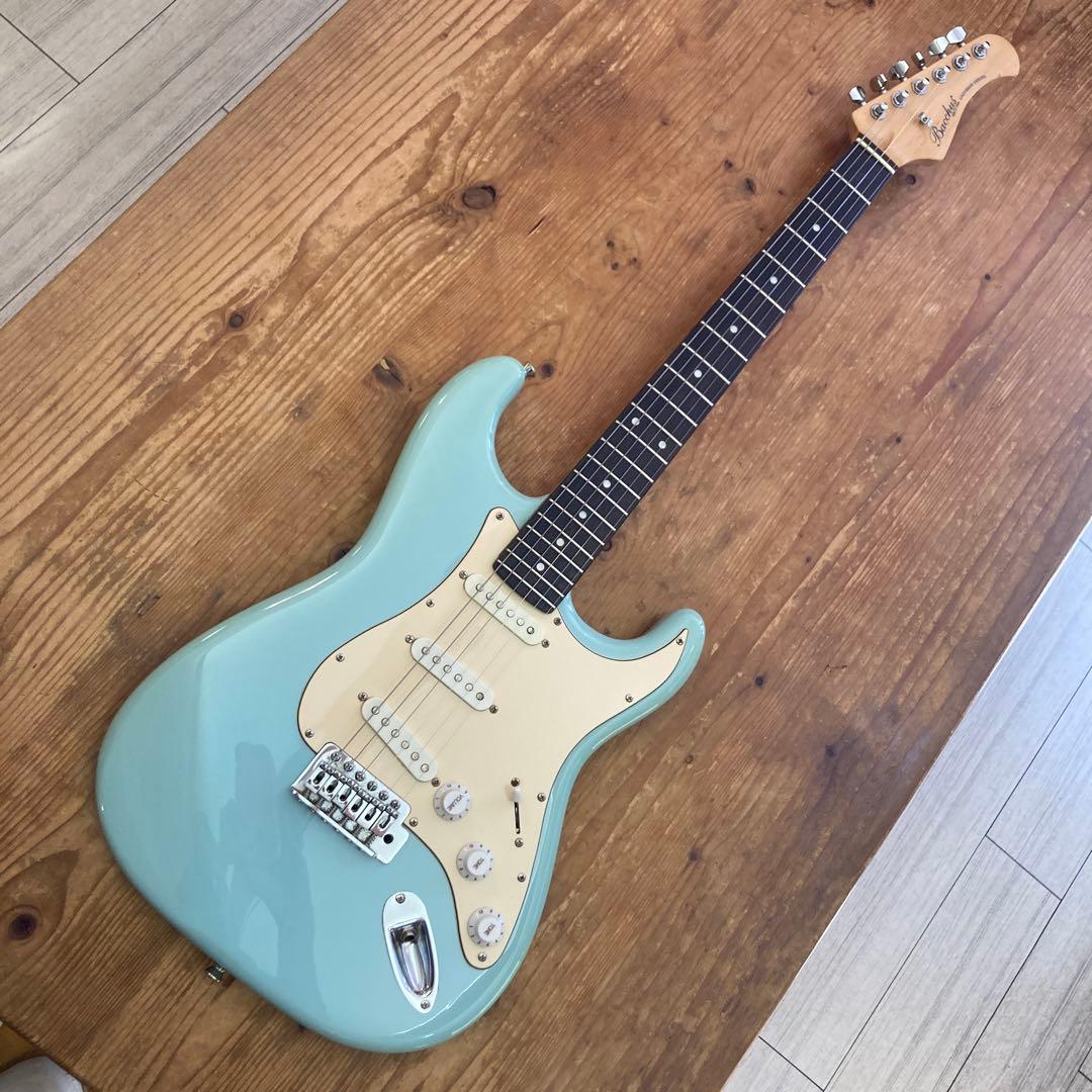 Bacchus バッカス　エレキギター