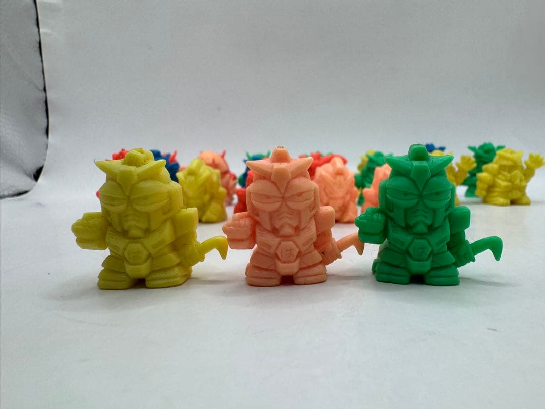 ガン消し旧ガチャポン元祖SDガンダム　あっかんべー　にせガンダム