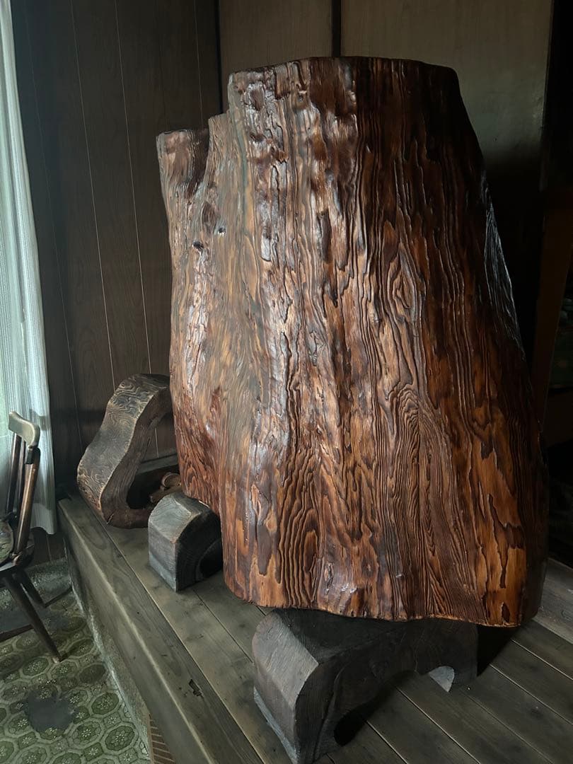 大幅値下げ‼️大小の木の彫刻オブジェ2点セット。台座付き。