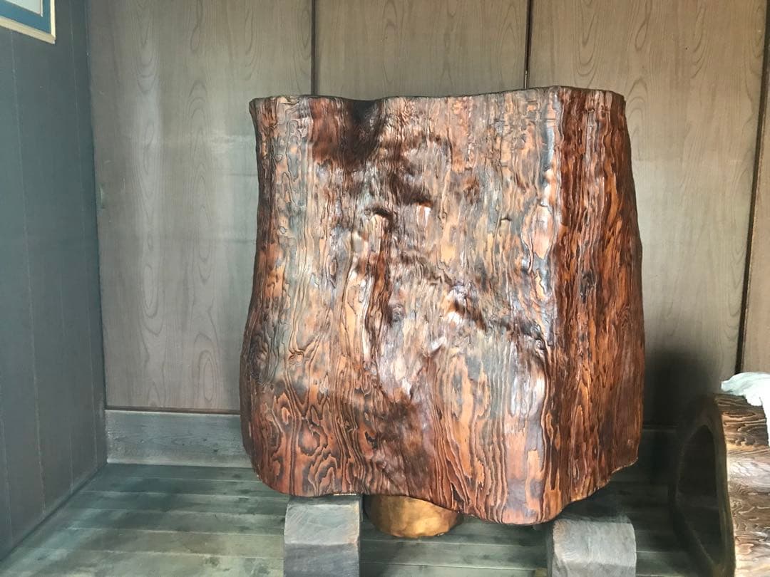 大幅値下げ‼️大小の木の彫刻オブジェ2点セット。台座付き。