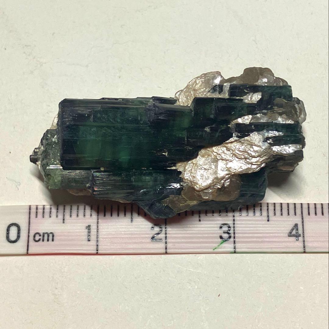 トルマリン エルバイト 電気石 白雲母 共生