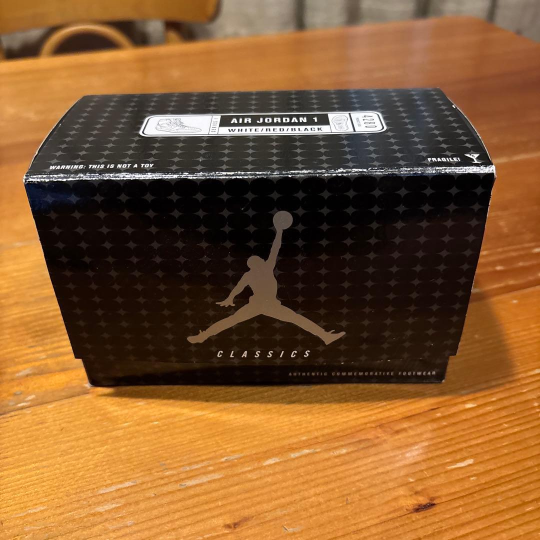 s*8様 限定　NIKE AIR JORDAN 1 オフィシャルミニチュアフィギ