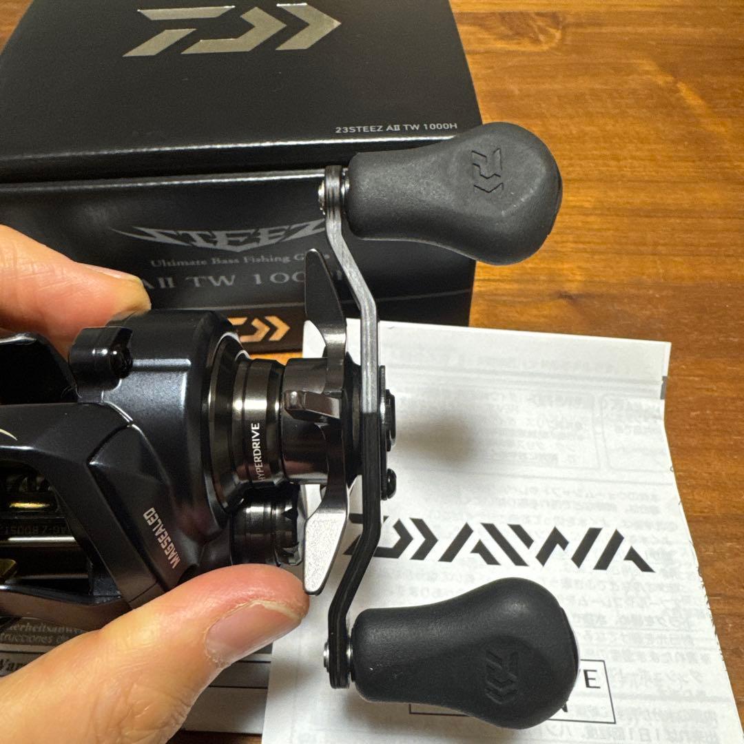 ダイワ スティーズ A2 TW 1000H SLPハンドルカスタム品