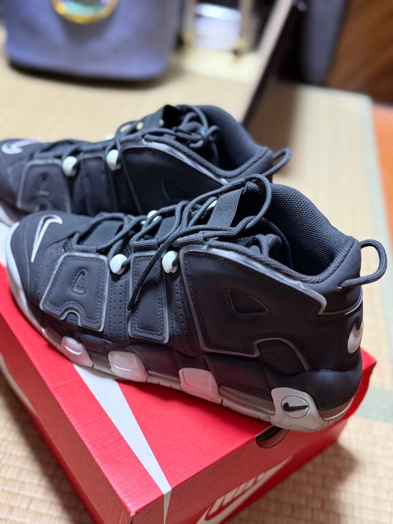 Nike Air More Uptempo グレー