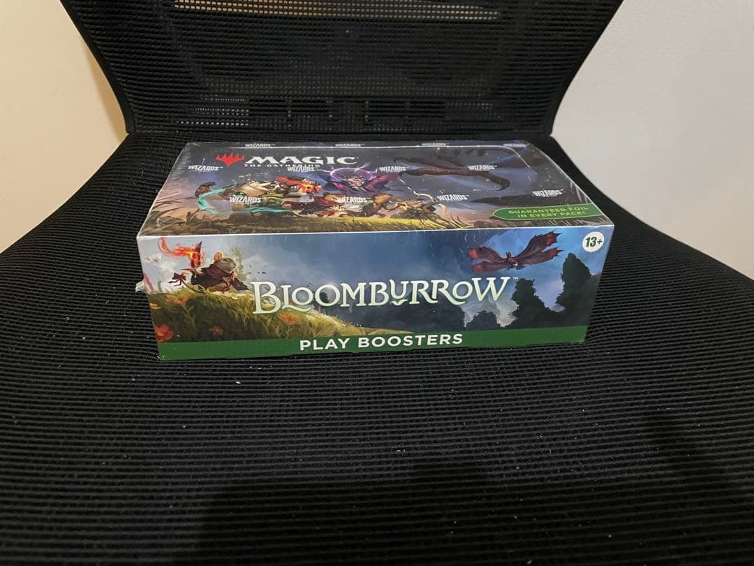 ブルームバロウ　マジック：ザ・ギャザリング プレイブースター　box　おまけつき
