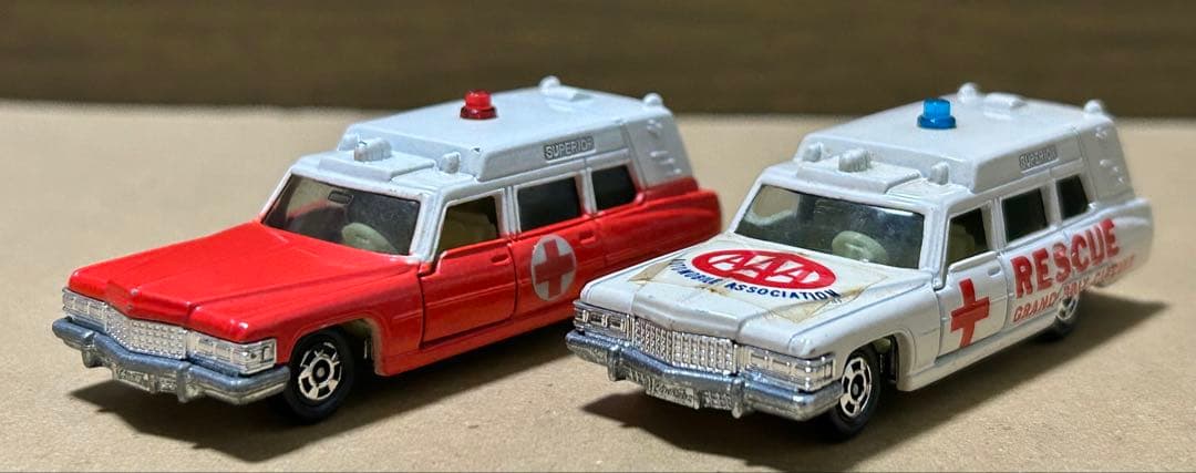 日本製 トミカ キャデラック アンビュランス 2台セット