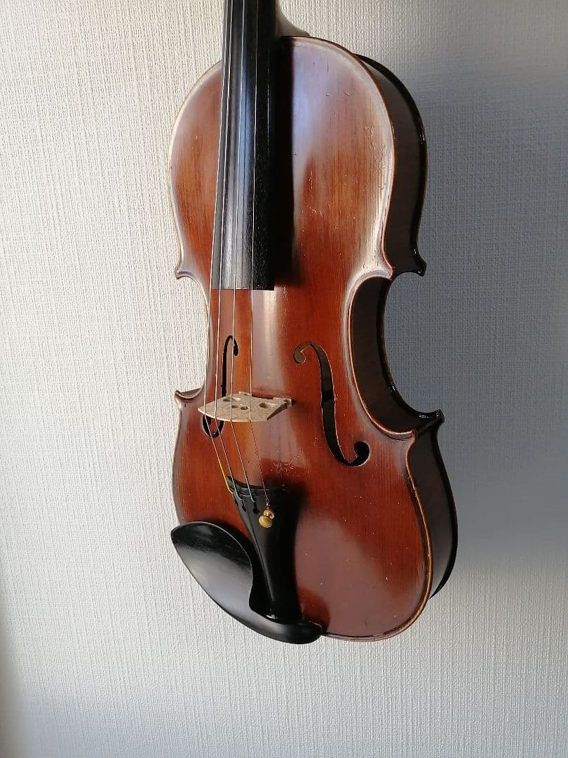 オールドフレンチ　ヴァイオリン　(An old French violin)