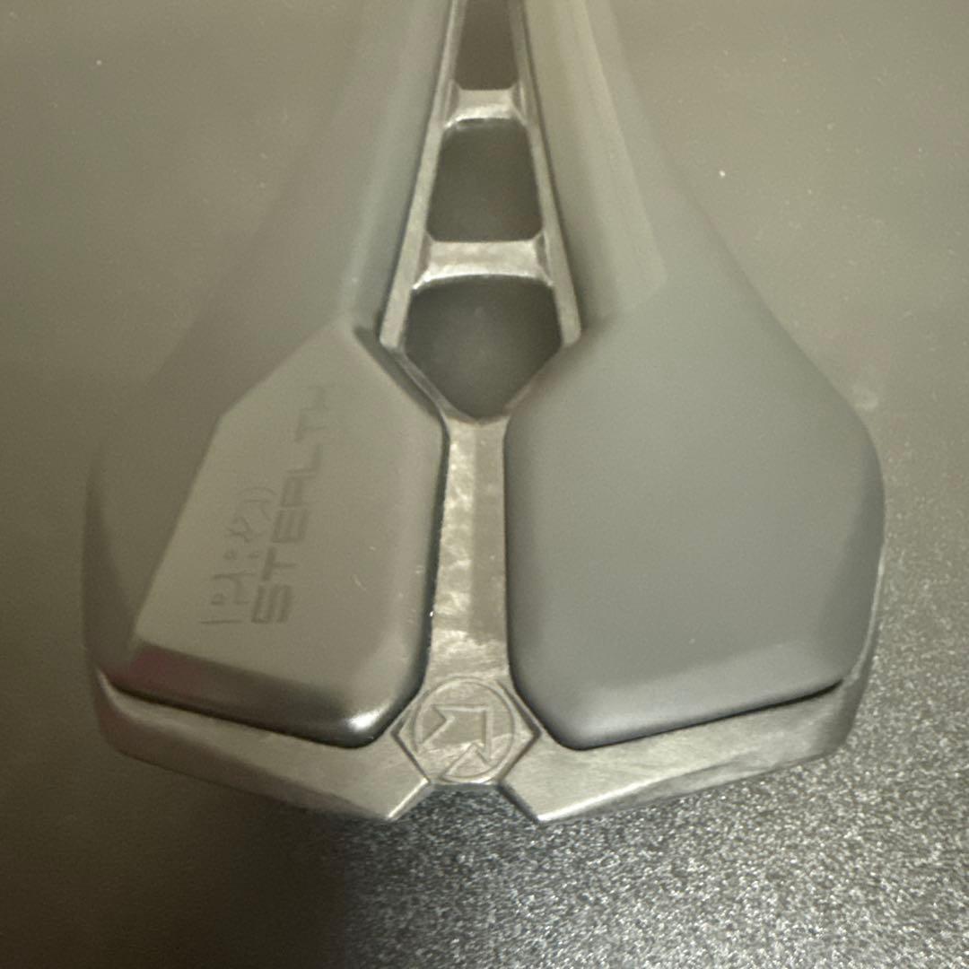 ShimanoPro Stealth curved Teamサドル　142mm