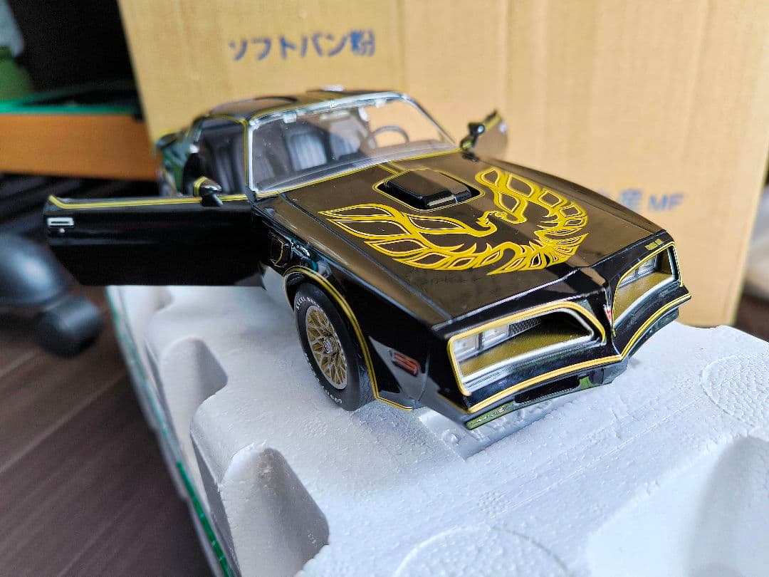 キャンペーン激レアGreenLight 1977 PontiacFirebird