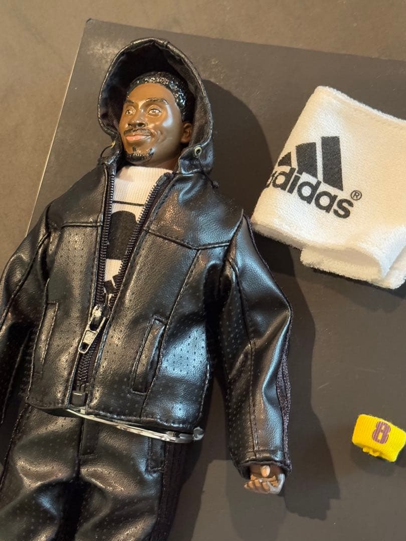非売品 コービー アディダス KOBE adidas フィギュア 人形