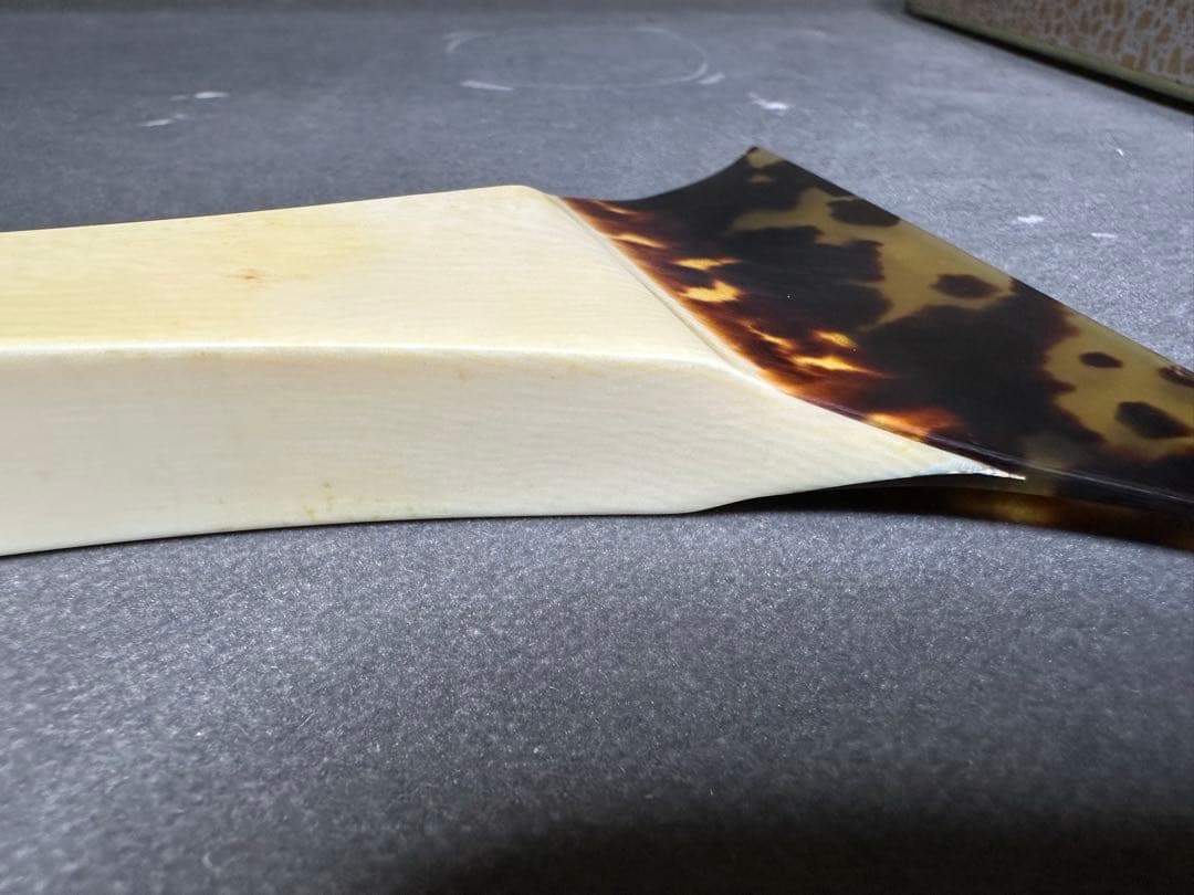 津軽三味線　鼈甲撥　撥　バチ　天然素材　和楽器　民謡　アンティーク　細密細工