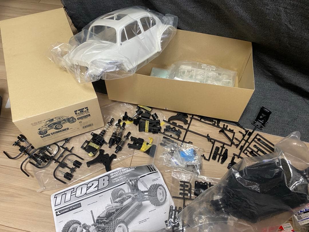 TT-02B 未組み立て ほぼ1台分 新品ワーゲンオフローダーボディ付き