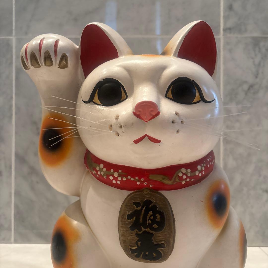 60年代ヴィンテージ手描きの瞳や体つき、おヒゲが美しく金運向上の招き猫